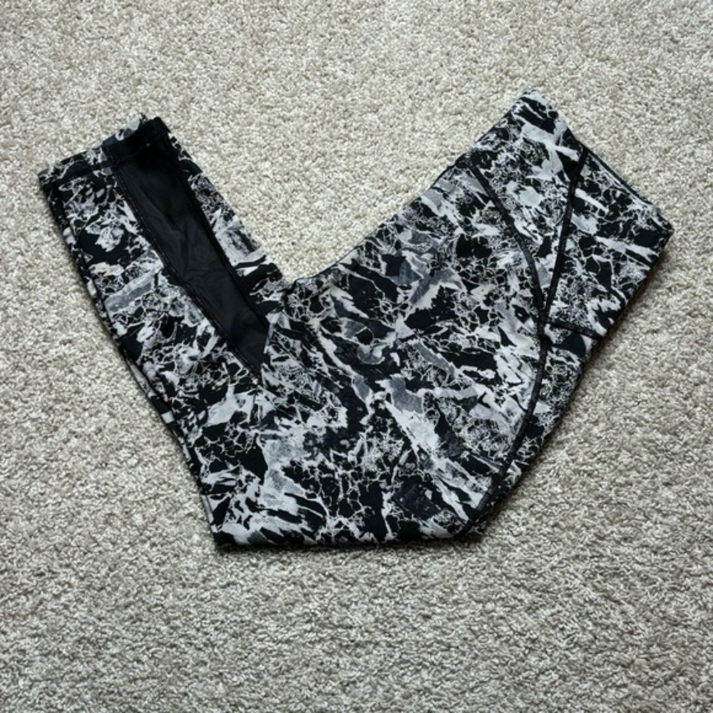 Lululemon Train Times 7/8 Pant (25" )